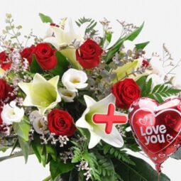 זר פרחים רומנטיקה + בלון